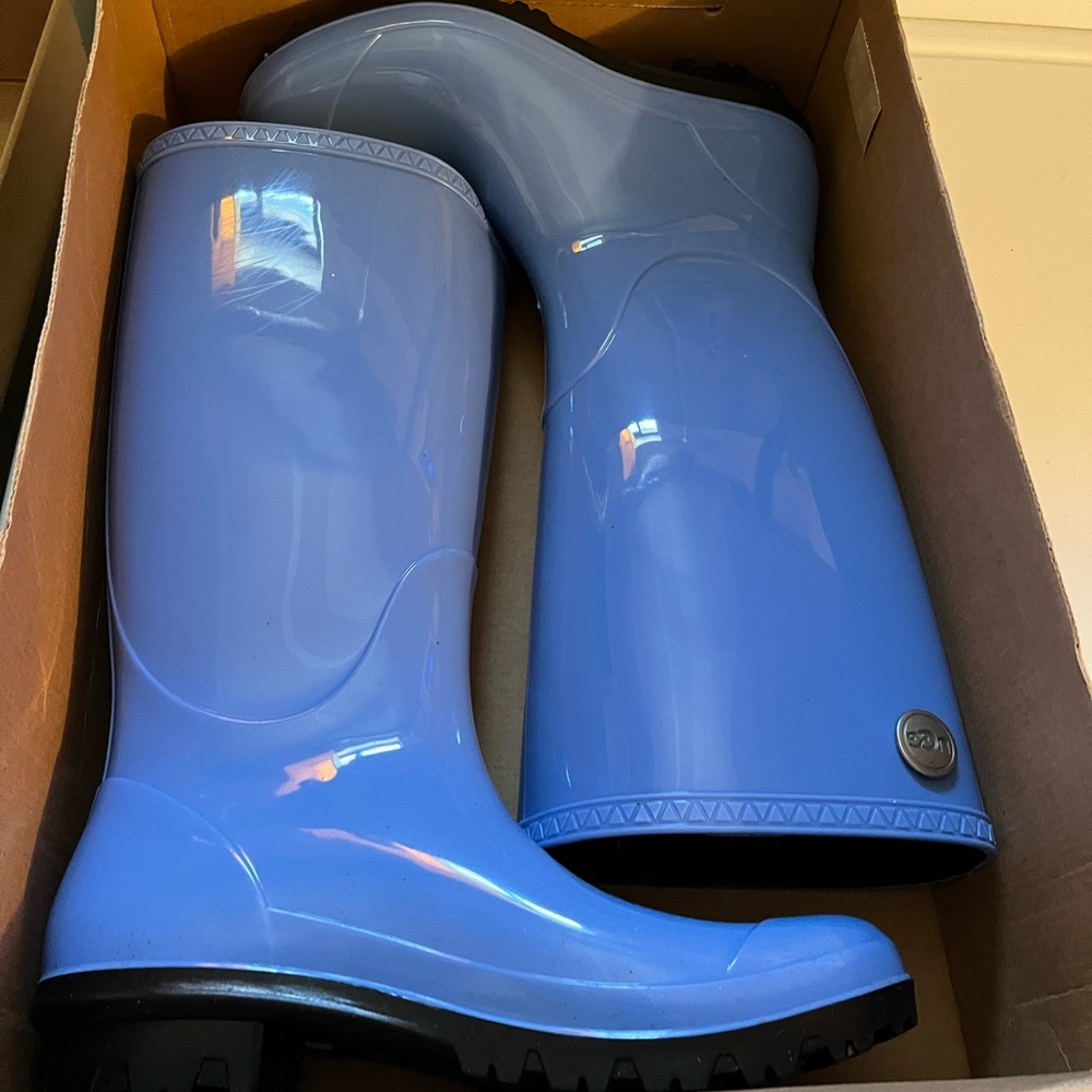 very cut3 ugg rainboots!